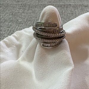 Elegant Silver Women's Ring
Approximate size 7.25